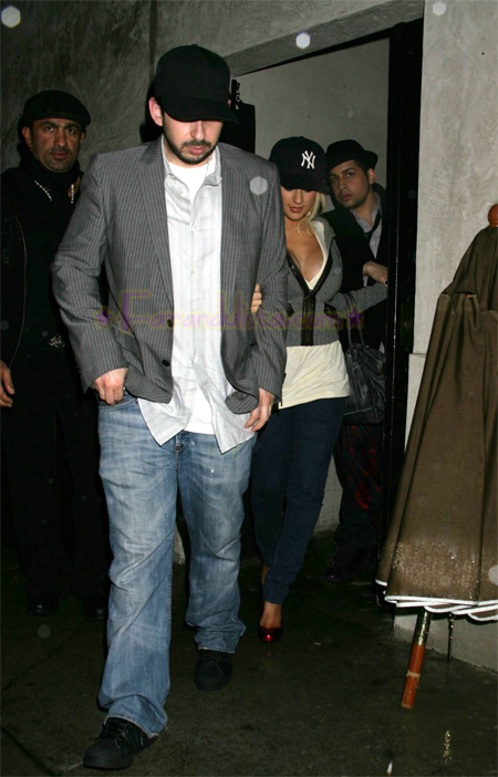 christina_aguilera-_at_club_villa_on_sunday_huge_cleavage_01.jpg