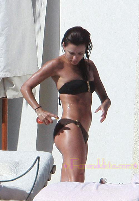 eva-longoria-bikini-pics-02.jpg