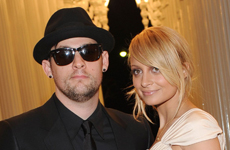 Nicole Richie y Joel Madden muy enamorados