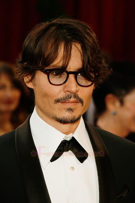 johnny-dep-red-carpet-academy-awards-2008-03.jpg