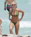 kendra-wilkinson-bikini-candids-05.jpg