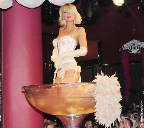 paris-hilton-birthday-bash-02.jpg