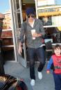 zac-efron-starbucks-02.jpg