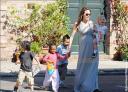 angelina-jolie-with-brangelina-babies-02.jpg