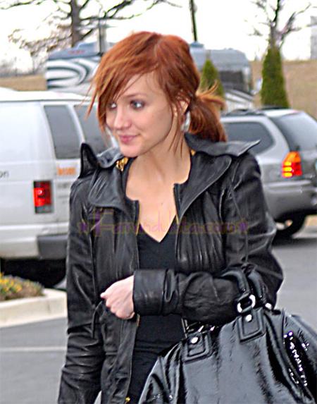 ashlee-simpson-dc-candids-03.jpg