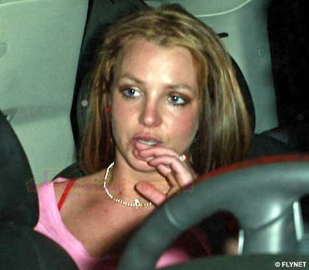 britney-blond-new-look-01.jpg