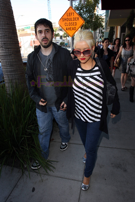 christina-aguilera-beverly-hills-01.jpg