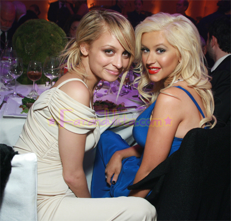 christina-aguilera-nicole-richie-at-event-01.jpg