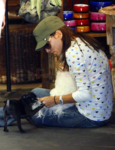 eva-longoria-gets-a-new-dog-02.jpg