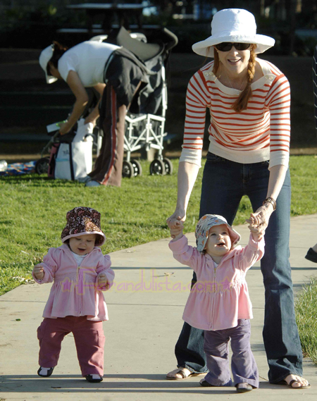 marcia-cross-and-twins-santa-monica-01.jpg