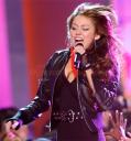 miley-cyrus-2008-kids-choice-awards-performance-02.jpg