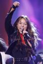 miley-cyrus-2008-kids-choice-awards-performance.jpg