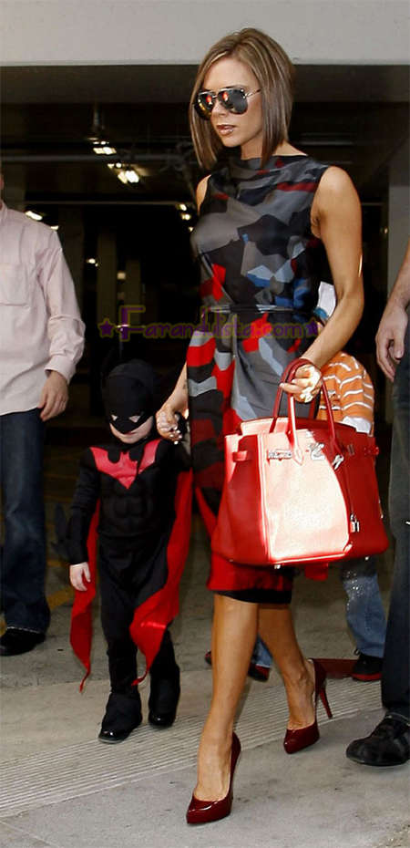 victoria-beckham-with-sons-brooklyn-b-day-03.jpg