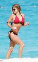 fergie-red-hot-bikini-01-copia.jpg