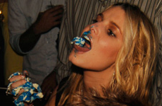 Jessica Simpson regurgita pastel a su novio Tony Romo