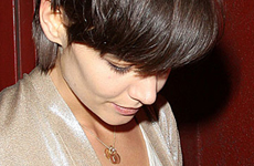 Katie Holmes adopta nuevo look: el de Tom