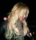 lindsay-lohan-with-blode-hair-again-hollywood-03.jpg