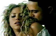 Shakira victima del April Fool's Day - Sunday Gossip Links