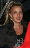 britney-speras-smiles-again-011.jpg