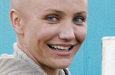 Cameron Diaz calva en su mas reciente film