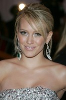 hilary_duff_and_fergie-metropolitan_museum_of_art_costume_institute_gala_departures-2.jpg