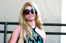 Jessica Simpson va SOLA a Cabo San Lucas pero todavia tiene novio