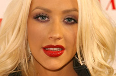 Christina Aguilera le dara pecho a Max hasta los 24 meses