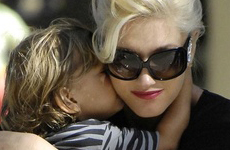 Gwen Stefani con Kingston en el parque… CUTE!