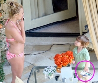 britney smoking in front of kid 03.thumbnail