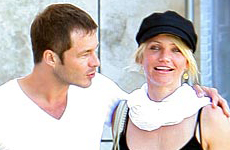 Cameron Diaz luce feliz con Paul Sculfor