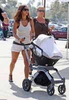 halle berry and her mom take nahla to the los angeles zoo 00.thumbnail