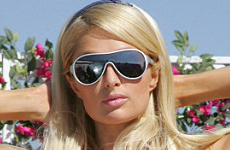 Que promociona Paris Hilton aqui?