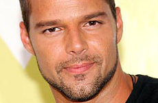 Ricky Martin se estrena como padre de gemelos