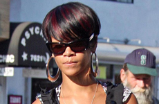 Rihanna en quiebra, Y con ese Look?