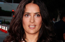 Salma Hayek planea reality show sobre bodas