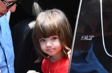 Katie Holmes con Suri y Tom en New York