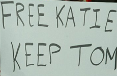 Liberen a Katie Holmes, quedense con Tom!