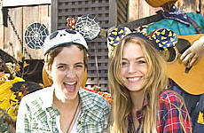 Lindsay y Samantha en Disney celebrando Halloween antes
