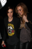 lindsay lohan and sam at night at the roxy in la 02.thumbnail