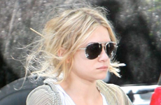 Mary Kate Olsen saliendo de su apartamento en NY