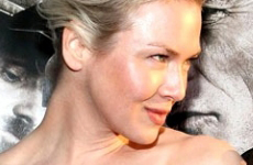 Renee Zellweger curvilinea en la alfombra roja