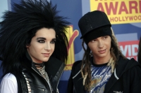 tokio hotel 2008 mtv vmas red carpet 122 692lo.thumbnail