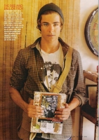 zac efron teen vogue008.thumbnail