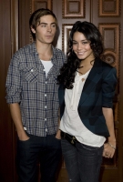 zac efron and vanessa hudgens stockholm 84231 17 122 960lo.thumbnail