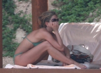36539 jennifer aniston on the beach in los cabos 26 122 1015lo.thumbnail