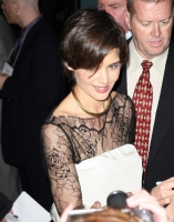 katie holmes at theater play premiere ny222 533lo.thumbnail