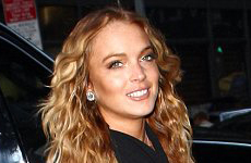 Gosh! Lindsay Lohan olvido a Sam y broncear sus pies