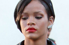 A Rihanna la confundieron con Prince – WTF?