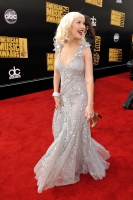 christina aguilera arrives at the 2008 american music awards 12 1227151.thumbnail