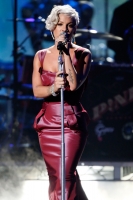 pink performs at the 2008 american music awards 01 122 624lo.thumbnail